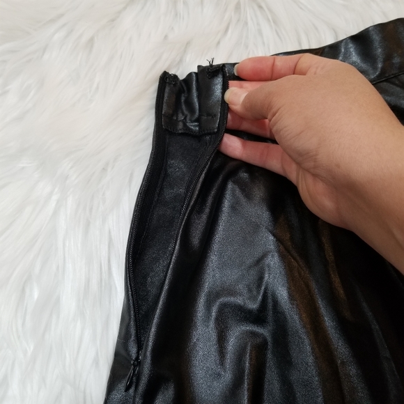 SHEIN Black Faux Leather Flared Mini Skirt Size M, side zipper closure - Picture 9 of 12